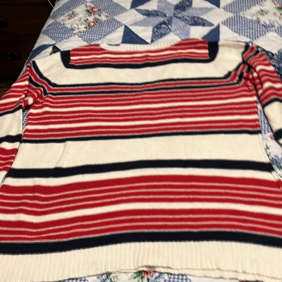 ⭐️ 5/$20 ⭐️ Avenue Sweater - Picture 2 of 5